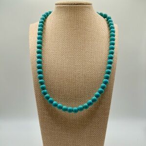 Elegant Turquoise Beaded Necklace